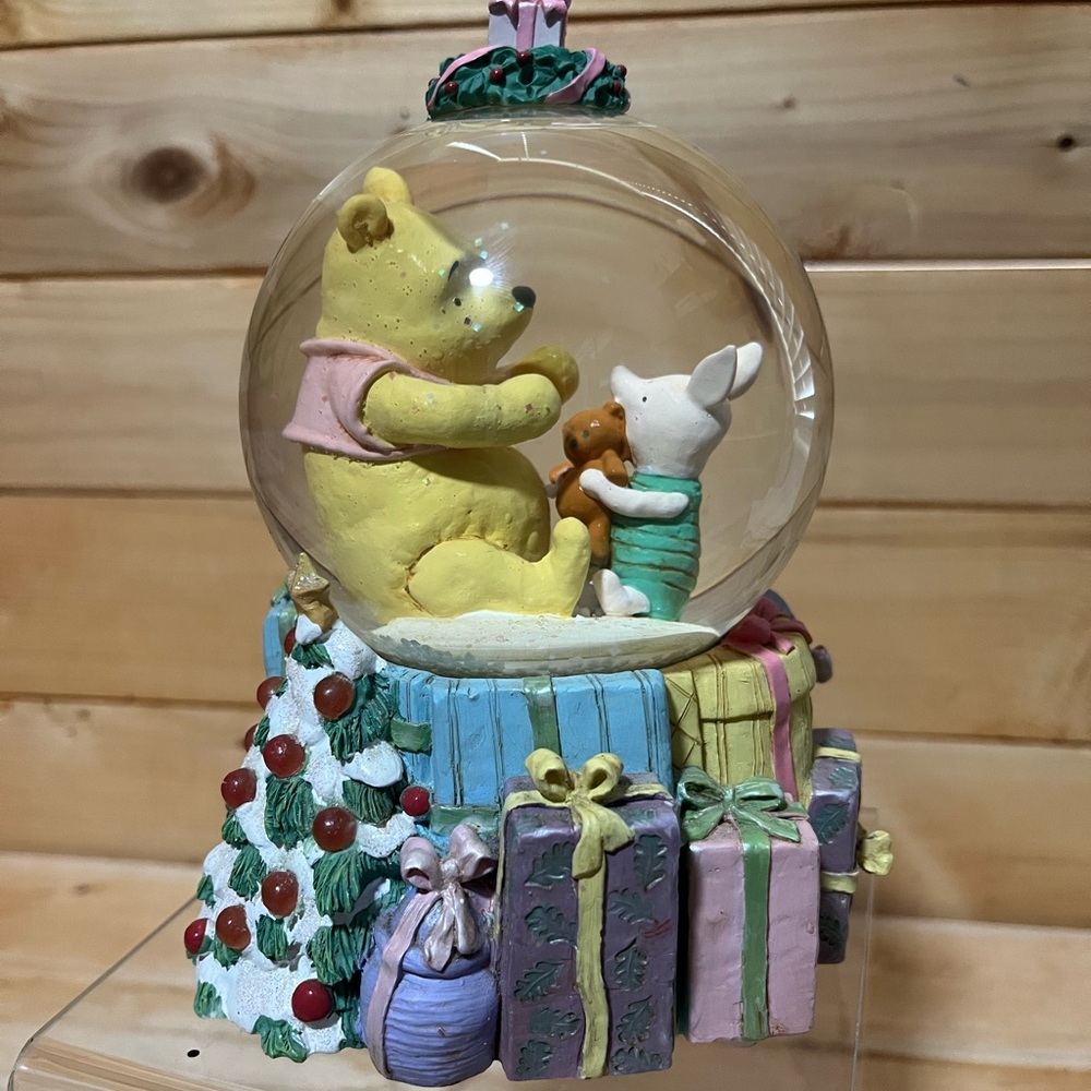 Vintage Disney Winnie the Pooh / Piglet Christmas Snowglobe - Picture 7 of 11